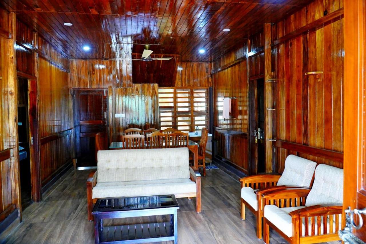 Appartamento Jackroot Heritage Athirappilly Kallana Esterno foto
