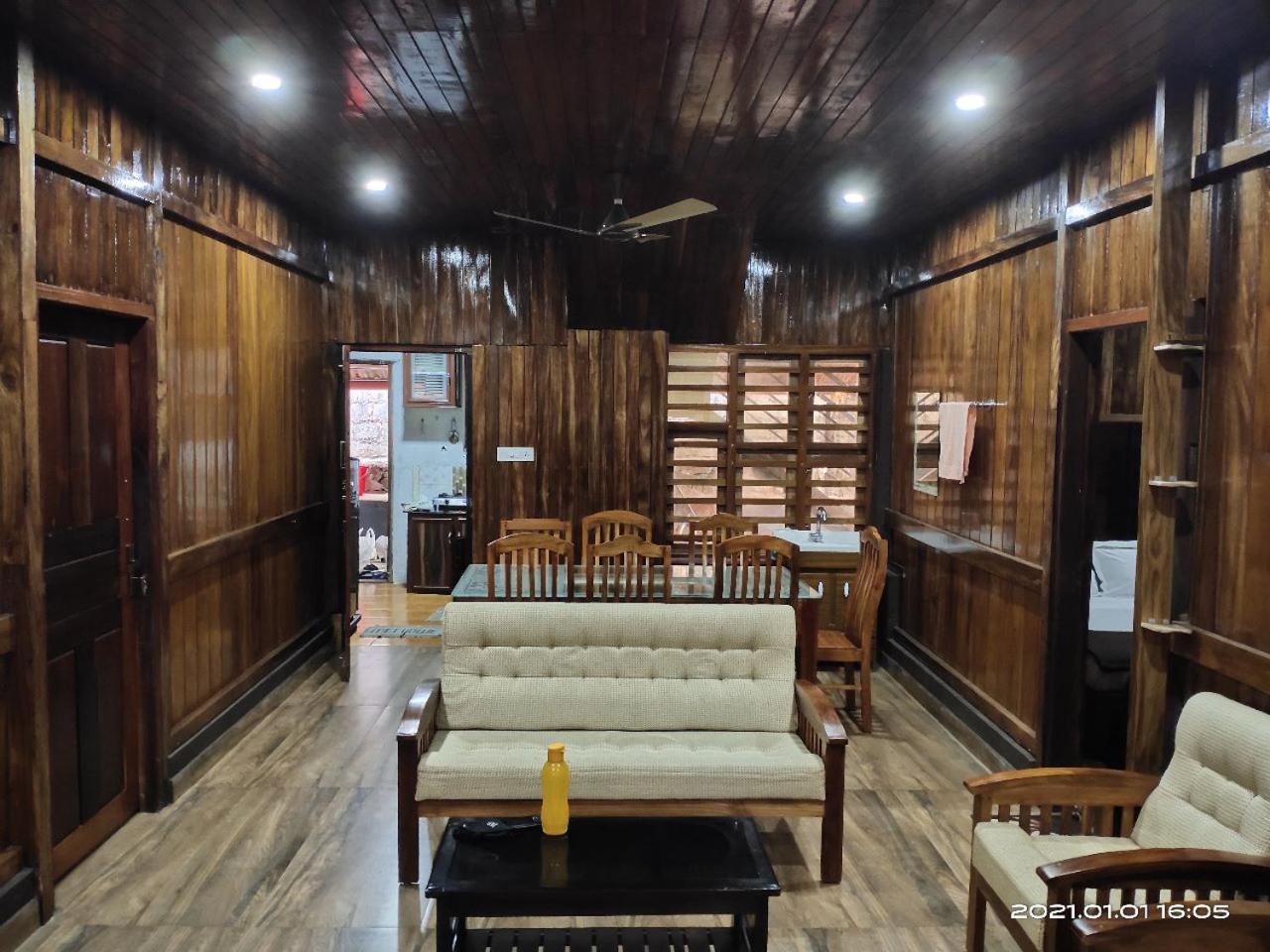Appartamento Jackroot Heritage Athirappilly Kallana Esterno foto